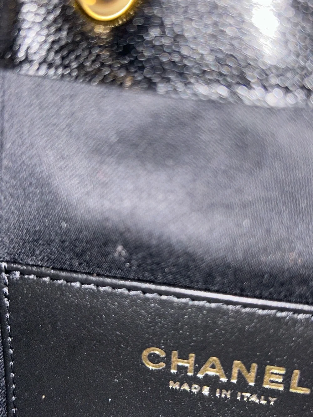 CHANEL Black Quilted Leather Drawstring Shoulder Bag with Gold Chain #authentic